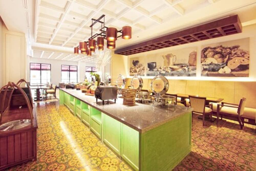 De Paviljoen 4* Bandung